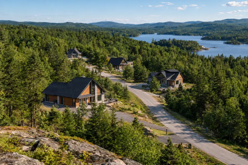 Projets immobiliers à Sainte-Anne-des-Lacs