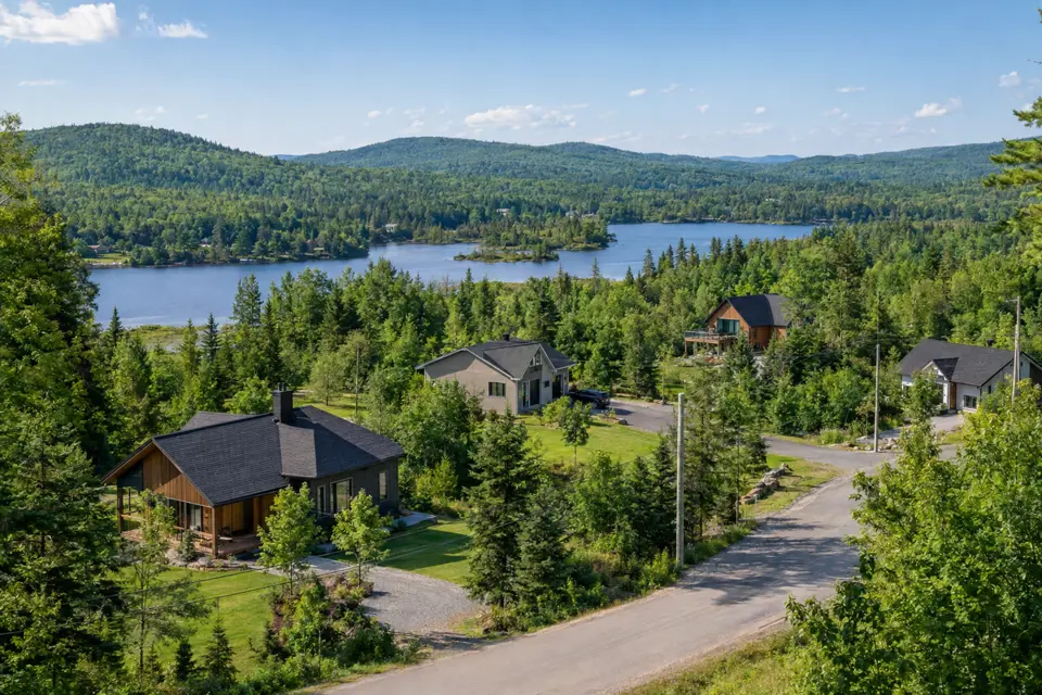 Real Estate Projects in Sainte-Lucie-des-Laurentides